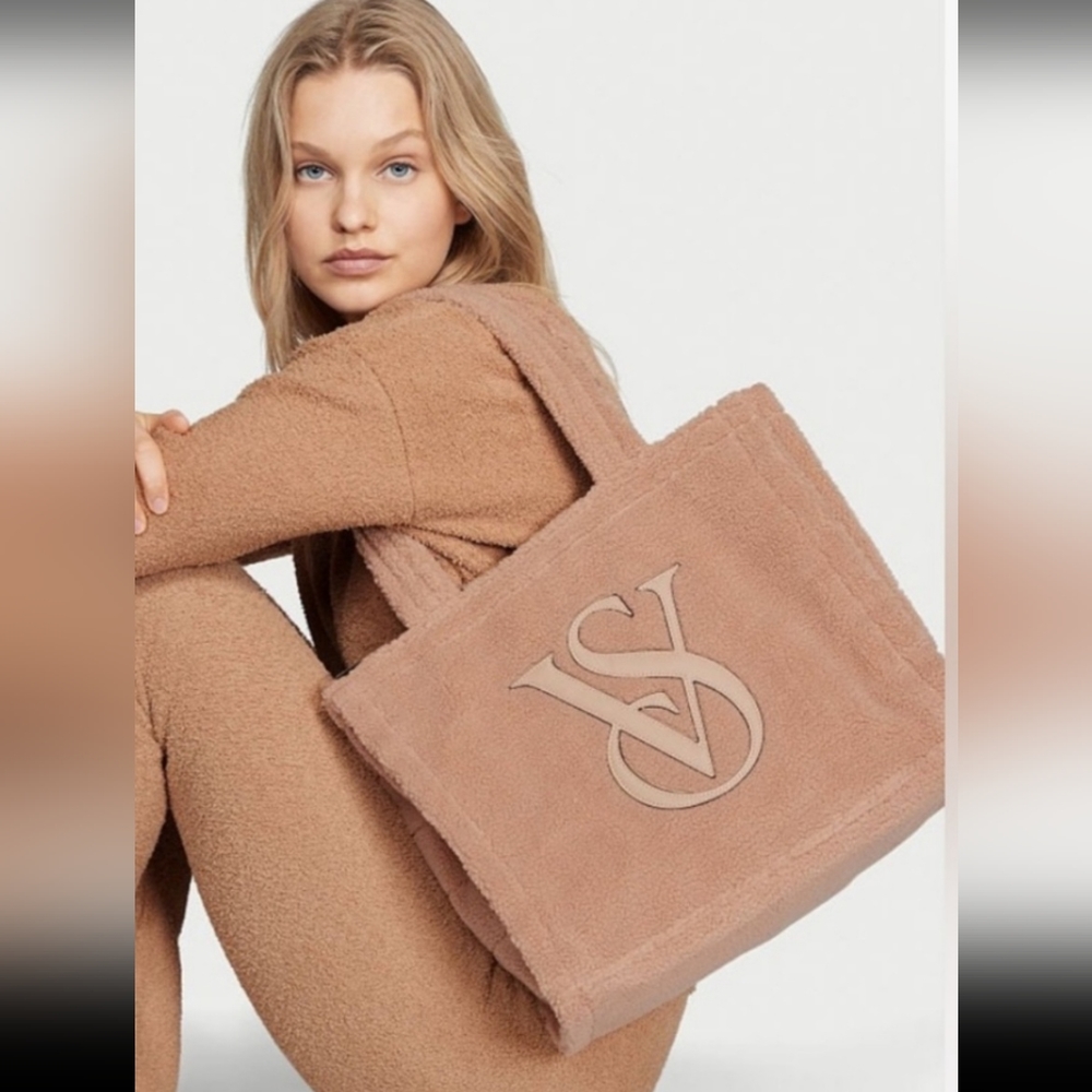 Victoria's Secret sherpa tote NWT